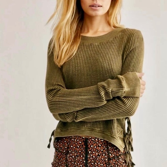 Free People Tops - Free People One Interlaken Thermal Cropped Side Tie Top in Olive Green sz L